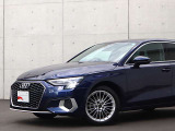 ●Audiが最初に採用したLEDポジショニングランプ。シャープなラインで昼間でも点けていたいと思うほど上品でオシャレです。夜間走行時はさらに目立ちます!