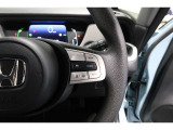 Hondaセンシングの機能のひとつ、アダプティブクルーズコントロール付!アクセルから足を離しても設定したスピードと前車との車間を保ち走行してくれます!車線維持もアシスト☆高速道路で疲労軽減ですね☆