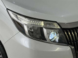 LEDヘッドライトです。デザイン性がよくとても明るいので、夜間の走行や悪天候でも安心です。しかも長寿命!