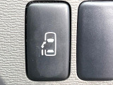 【パワースライドドア】スマートキーや運転席のスイッチでスライドドアの開閉が可能♪電動だから力を入れてドアを開ける必要が無く、小さいお子様でも、重い荷物を持っている時もラクに開け閉めできます♪