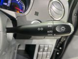 【オートライト】周りの明るさに応じて自動でヘッドライトの点灯・消灯ができる機能です!ライトの付け忘れ・消し忘れなどが無くなり、雨の日や夕方の走行も安心!トンネル通過時も便利ですね♪