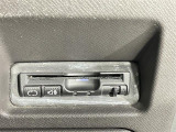 【ETC】有料道路を利用する際に料金所で停止することなく通過できる、ETC車載器(ノンストップ自動料金収受システム機器)が装備されています。セットアップを行うことで利用可能になります。