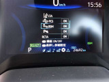 【ブラインドスポットモニター】隣の車線を走る車をレーダーで検知。ドアミラーでは確認しにくい後方エリアの車を検知して、ドアミラーに搭載されたLEDインジゲーターが点灯して注意を喚起してくれます。