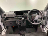 納車前にはプロのメカニックが点検、整備を行いますので安心してお乗り頂けます!!