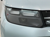 LEDヘッドライトは、点灯の瞬間から最大光量を発揮し、突然暗くなるトンネルなどでの安定感を高めます。