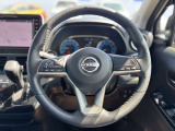 ステアリングヒーター付きで、寒い時期も安心して操作できます!ステアリングスイッチで、運転中も安全にナビやオーディオ操作ができます!