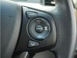 ◆アダプティブクルーズコントロール◆予め設定した車速内でクルマが自動的に加減速。前走車との適切な車間距離を維持しながら追従走行します。【LKAS】車線維持支援システムでステアリング操作を支援。