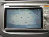 バックカメラの画像です。ガイドラインがスムースな車庫入れをサポートいたします。車庫入れの安心感がアップしますね。