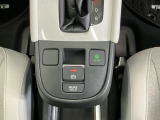 パーキングブレーキはスマートな電子制御式と合わせて渋滞時等にブレーキペダルから足を離しても停車状態を保持してくれるオートブレーキホールド機能で運転が楽になります。スタートはアクセルペダルを踏むだけ