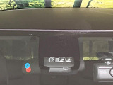 【プリクラッシュセーフティ】前方の車両等を検知し、衝突しそうな時は警報で注意を促し、ブレーキを踏む力をサポート。ブレーキを踏めなかった場合は衝突被害軽減ブレーキが作動、衝突回避をサポートします。