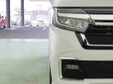 LEDヘッドライトは、点灯の瞬間から光量を発揮し、突然暗くなるトンネルなどでの安定感を高めます。