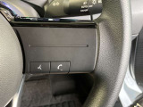 ハンズフリーで電話の受信が可能です。
