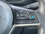 『プロパイロット』は、高速道路での「渋滞走行」と「長時間の巡航走行」時に、ドライバーに代わってアクセル、ブレーキ、ステアリング操作をアシスト(安全運転を行う責任はドライバーにあります)