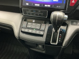 オートマチックシフトレバーは、手になじみ操作しやすい形状で安全運転にもつながります♪