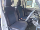 運転席からの視界もよくどなたがお乗りになられても運転しやすい車両になっていますよ