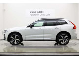 ロードクリアランスの大きなXC60は乗員の着座位置が高く、視界が良好です。また、着座位置の高さは安心感につながり、ストローク量の大きいサスペンションにより悪路でも快適な乗り心地を確保できる利点もあります。