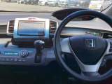 運転席周辺のスマートなレイアウトが、操作のしやすさを実現。快適なドライブをサポートします。