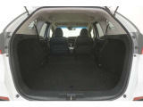 運転にかかわる様々な操作を安全に行えるように視点移動が少なく、操作性に配慮されたスイッチ類が凝縮されたコクピットです。