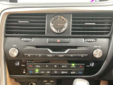 オートエアコンは温度を設定するだけで、自動で風量などを設定してくれます。運転しながら操作も必要ないので、安全性も向上します。