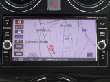 【ナビ】メモリーナビ(MM518D-W)付きです。目的地を設定すれば初めての場所でも簡単に行くことができます。もちろん音楽だって聴けちゃいます♪