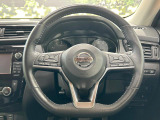 インテリアに合わせたデザインのステアリングは、運転される方のことも考え、運転しやすい形状、大きさです。是非一度、実際に触ってお確かめください。
