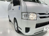 明るいライトが夜道を明るく照らしてくれます。 運転する上で、道路状況をいかに早く認識できるか重要なポイントです。 白色光が暗い道も明るく照らしてくれますよ。
