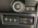 両側パワースライドドア付きだから、狭い駐車スペースなどでの 乗り降りラクラク!小さなお子さまのいるご家庭には嬉しい装備。