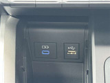 ★USB充電端子★スマートフォンやタブレットの充電ができるように!