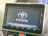 【メーカー7インチ純正ナビ】インテリアに溶け込むスタイリッシュな「専用設計」メーカーナビを装備♪視認性や操作性など基本性能にも優れ、より上質なカーライフをお楽しみいただけます。