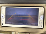 【バックモニター】後ろのカメラの映像をモニターに映し出すことができます!後方の見えない死角や、障害物との距離感をしっかり確認することができます!駐車が苦手な方におすすめです。