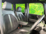 運転席まわりには十分なスペースがあり、大柄な方でもゆったり運転していただける環境です。