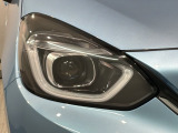 LEDヘッドライトは、点灯の瞬間から最大光量を発揮し、突然暗くなるトンネルなどでの安定感を高めます。