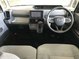 見通しのいい視界と最適なレイアウトで運転しやすいです。