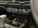 ダブルエアコンは、運転席と助手席でそれぞれ異なる温度を設定できます。