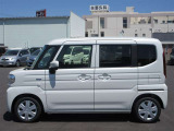 車両の乗降りがしやすい低いステップに、アシストグリップも持ちやすい位置に!