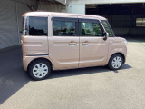スライドドアで乗り降りも楽チン!