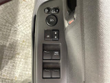 【パワーウインドウ】運転席のスイッチで、各席の窓ガラスの開閉ができます!あると便利ですよね!
