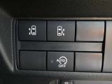 アイドリングストップ機能は、停車時にエンジンを自動停止。燃費改善とCO2排出量削減に寄与。車内の温度を検知して、暑すぎたり、寒すぎたりするときはエアコンを優先して止まらない機能もついています!