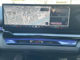 BMWのナビゲーションは操作性も良く、詳細な地図情報と交通状況を見やすく表示し、快適なドライビングをサポートしながら目的地までナビゲートします。