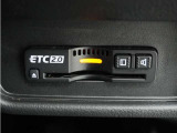 ◆ETC2.0装着◆進化したドライブ体験。料金収受システムだけだったETCが生まれ変わって、高速道路を賢く使うETC2.0に進化しました。多彩な情報サービスが便利で快適なドライブ体験を提供します。