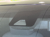 【トヨタセーフティセンス】走行中に前方の車両等を認識し、衝突しそうな時は警報とブレーキで衝突回避と被害軽減をアシスト。より安全にドライブをお楽しみいただけます。