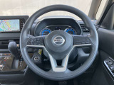 ステアリングスイッチ搭載!ハンドルひとつで手を離さなくても運転中視線をそらさなくても操作が出来て便利です