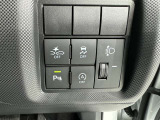 【横滑り防止機能】 車両走行安定補助システム搭載  車が横滑りしそうになった際に、横滑りを防ぐ安全装備が付いています。