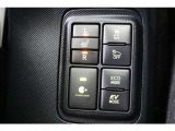 ECOモードはエアコンの利きなどを抑え、低燃費で走れるようにサポートします。EVモードはモーターのみで動くので、夜間などの静かに走行したい時に便利です。(EVモードは一定速度を超えると解除されます)