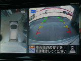 ☆全周囲カメラが駐車をアシスト☆4つの高解像度カメラで車の周囲を撮影!見えにくい死角の駐停車も驚く程に楽々です。バックカメラは、車庫入れの時は勿論、後方の安全確認もできて安心です♪