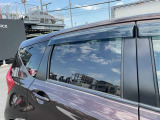プライバシーガラスです。