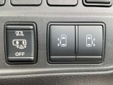 両側オートスライドドアです。インテリジェントキーや運転席のスイッチで簡単にドアの開閉ができるので、とても便利な装備です♪