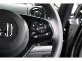 Hondaセンシングの機能のひとつ、アダプティブクルーズコントロール付!アクセルから足を離しても設定したスピードと前車との車間を保ち走行してくれます!車線維持もアシスト☆高速道路で疲労軽減ですね☆