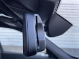 【ルームミラー一体型ETC】BMWといえばルームミラー一体型のETC。ドライバーから差し込めるかたちになっておりますので、差し忘れの際も慌てずにご利用いただけます。