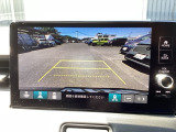 バックも安心のバックカメラ付いています。バックカメラがあると、いつでも安全にバックできますね。死角も減ります。